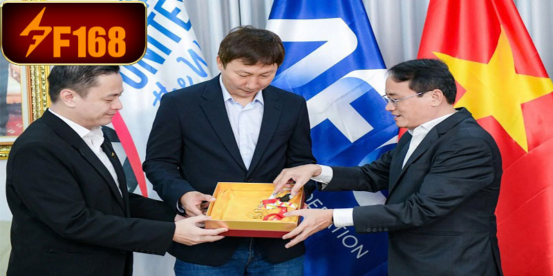 Báo Hàn ngỡ ngàng trước huy chương vàng 33 chỉ tri ân HLV Kim Sang-sik sau SEA Games 33 7 Chức vô địch SEA Games 33 đã giúp HLV Kim Sang-sik đi vào lịch sử